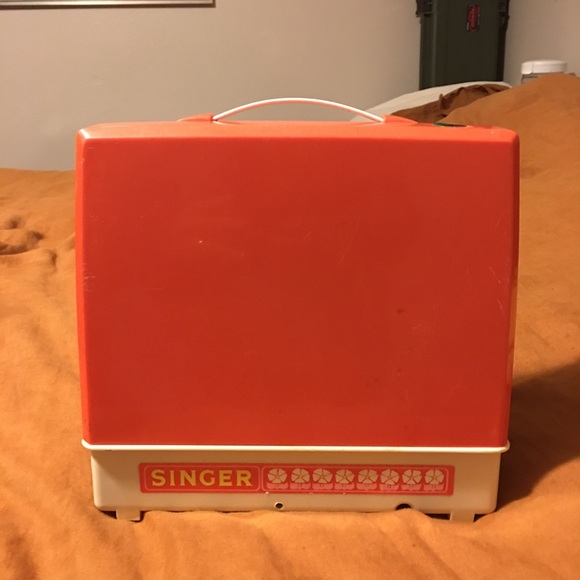 Singer Lockstitch Sewing Machine - Picture 3 of 5